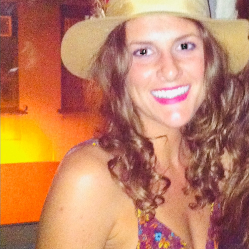 Meet your Posher, Lyndi